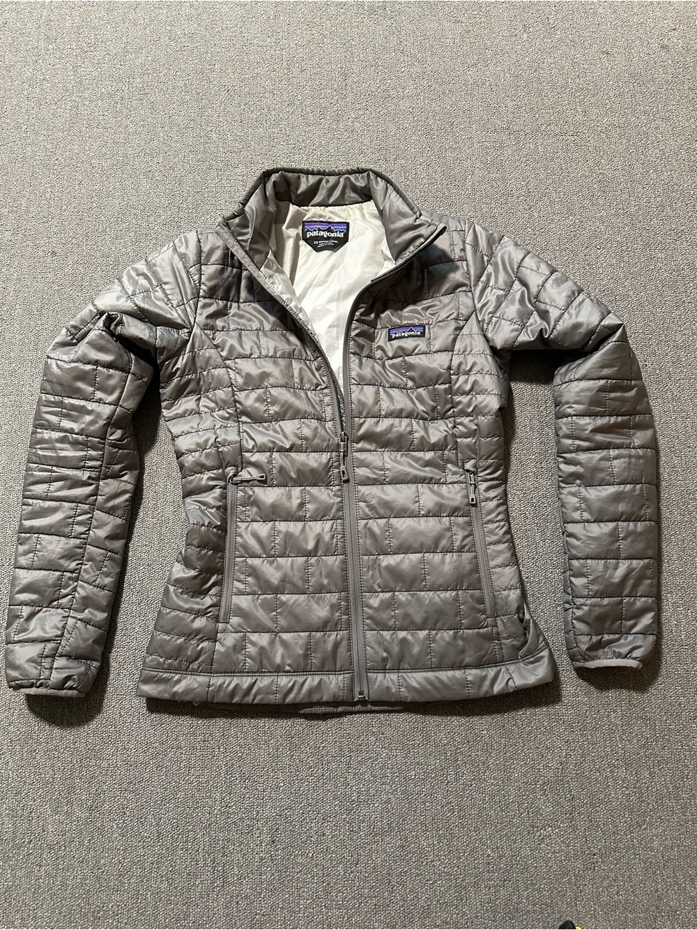 Patagonia Nano Puff Women’s Full Zip Jacket XS Gray Silver
